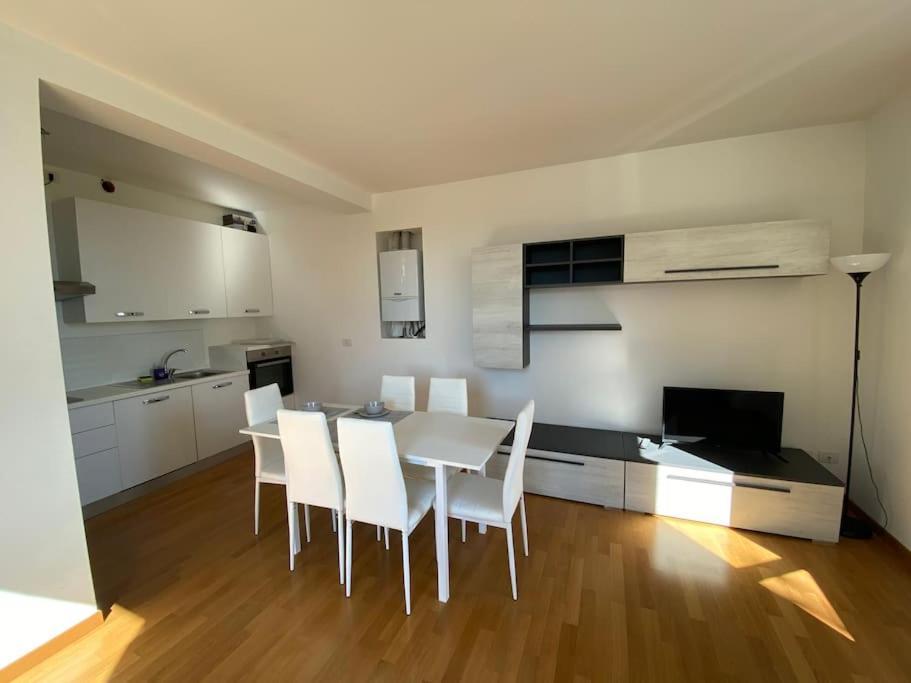 מאינה Lake Pool&Garden House מראה חיצוני תמונה
